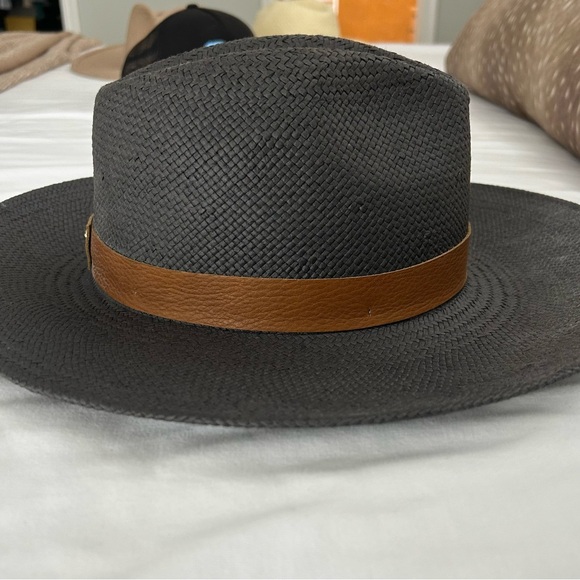 Janessa Leone black hat - Picture 2 of 4